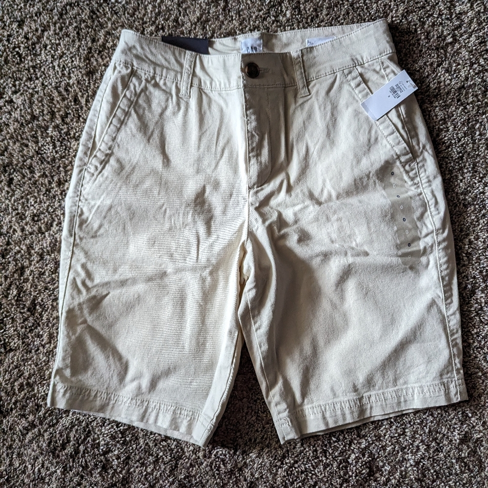 Gap woman's Bermuda shorts